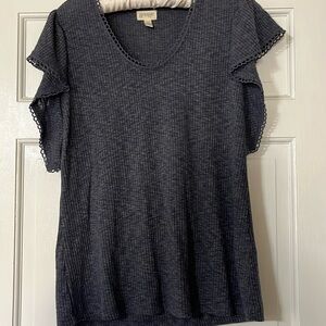 Women’s Tshirt with riffle sleeves